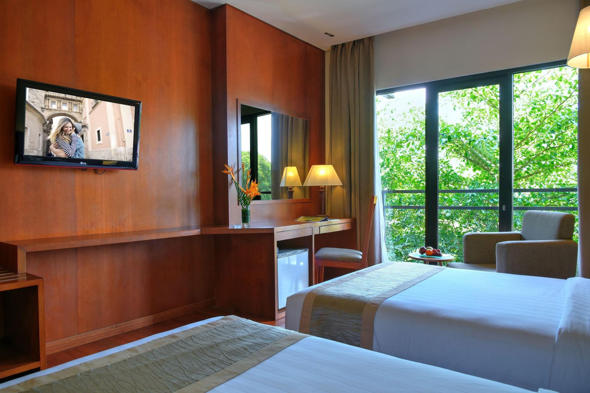Oak Tree Emerald Hotel & Coventions Semarang Zewnętrze zdjęcie