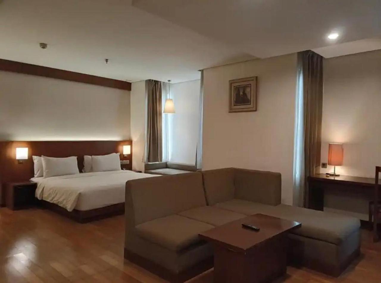 Oak Tree Emerald Hotel & Coventions Semarang Zewnętrze zdjęcie