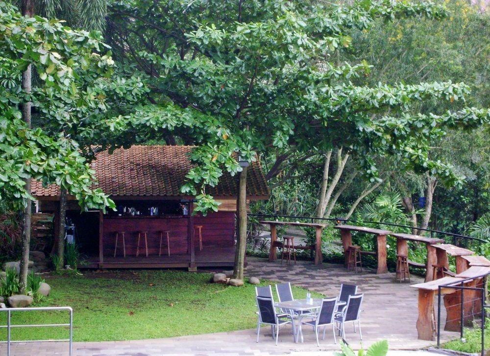Oak Tree Emerald Hotel & Coventions Semarang Zewnętrze zdjęcie