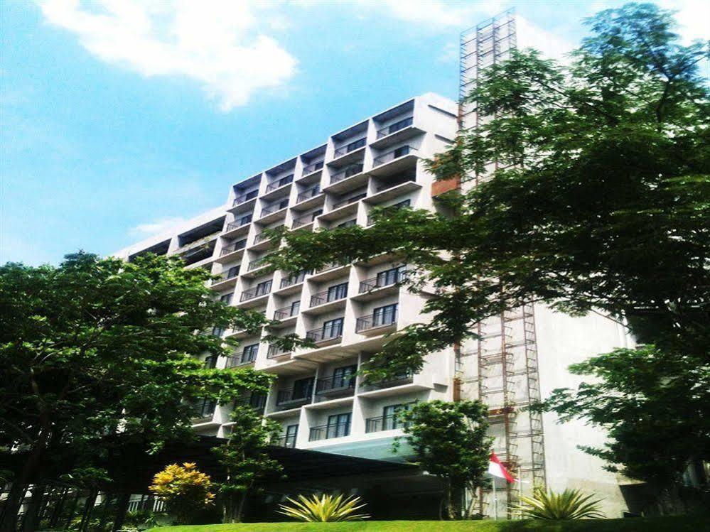 Oak Tree Emerald Hotel & Coventions Semarang Zewnętrze zdjęcie