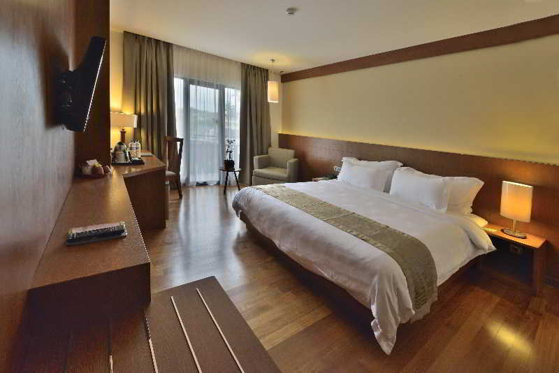 Oak Tree Emerald Hotel & Coventions Semarang Zewnętrze zdjęcie