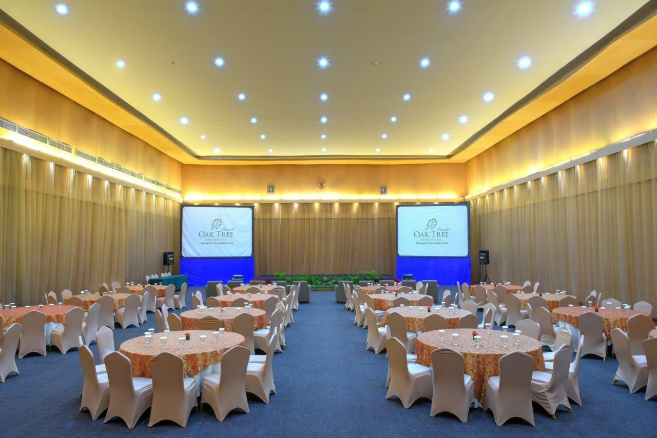 Oak Tree Emerald Hotel & Coventions Semarang Zewnętrze zdjęcie