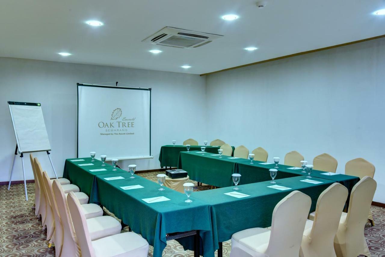 Oak Tree Emerald Hotel & Coventions Semarang Zewnętrze zdjęcie